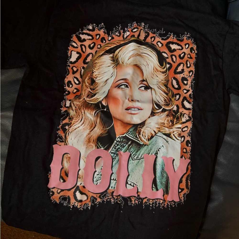 Pick 2 for $15 
Gildan Black Dolly Parton T Shirt